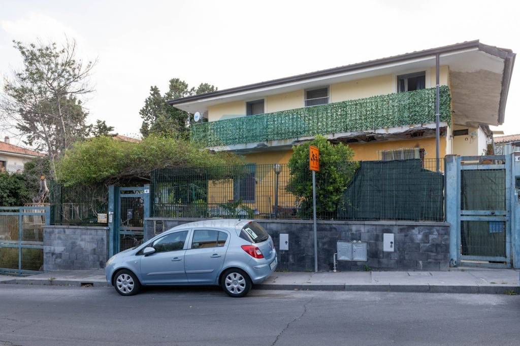 casa indipendente in vendita a Tremestieri Etneo