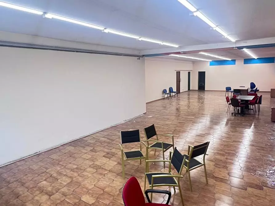 locale commerciale in vendita a Tremestieri Etneo