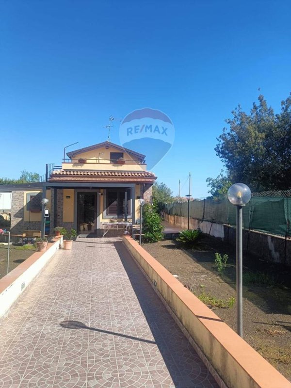 casa indipendente in vendita a Tremestieri Etneo