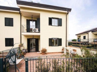 casa indipendente in vendita a Tremestieri Etneo
