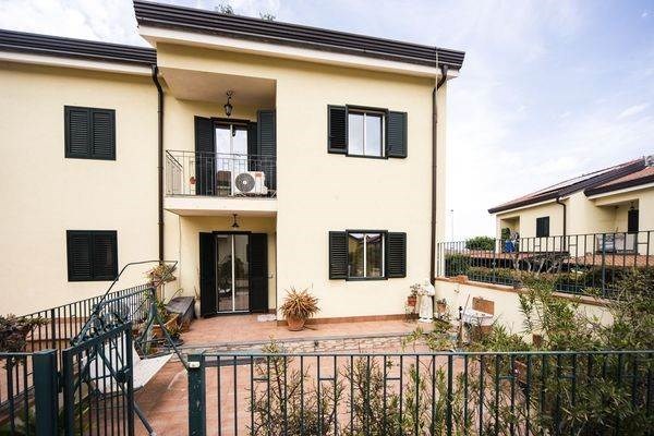 casa indipendente in vendita a Tremestieri Etneo