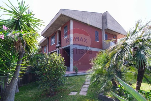 casa indipendente in vendita a Tremestieri Etneo