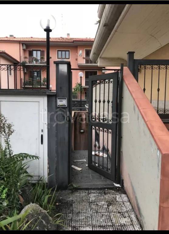 locale commerciale in vendita a Tremestieri Etneo