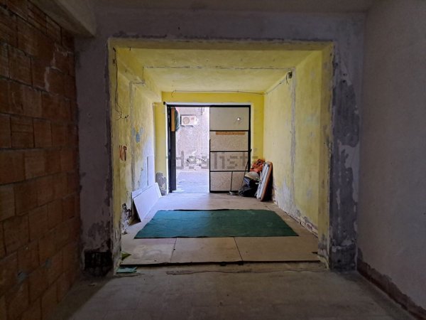 negozio in vendita a Tremestieri Etneo