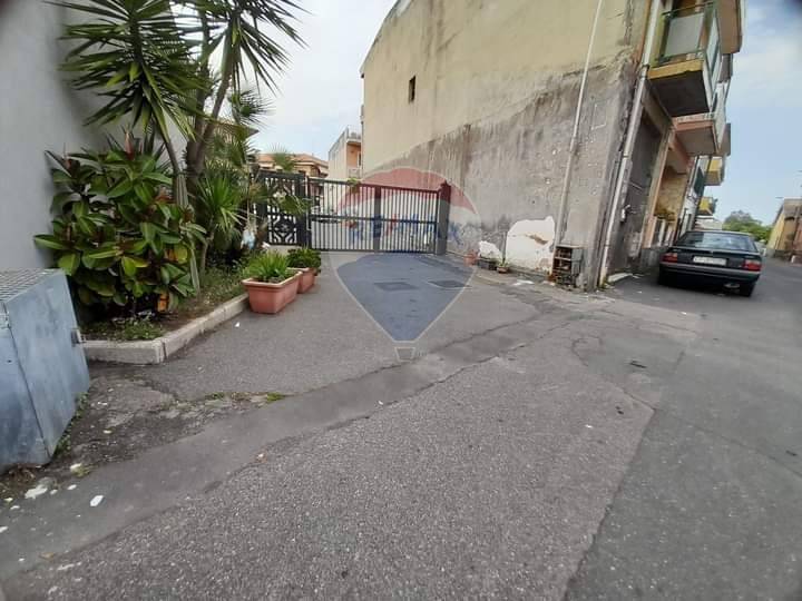negozio in vendita a Tremestieri Etneo