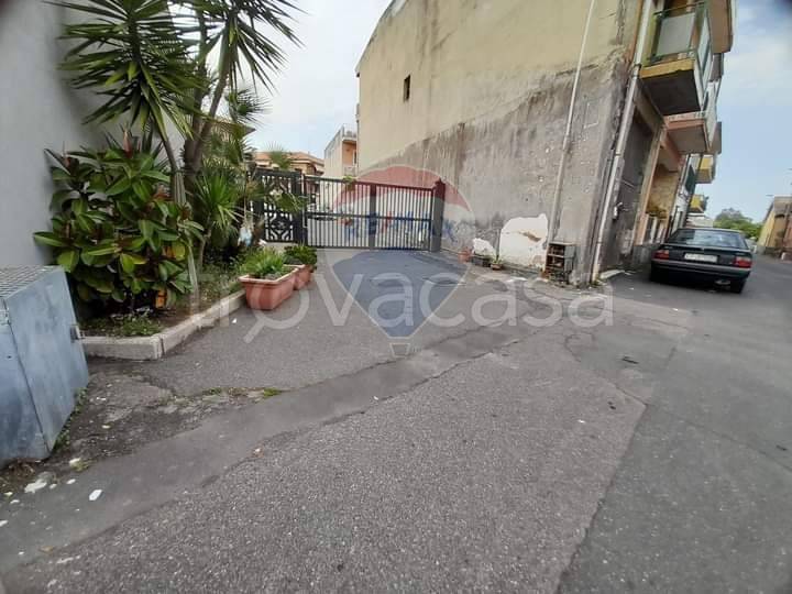 negozio in vendita a Tremestieri Etneo