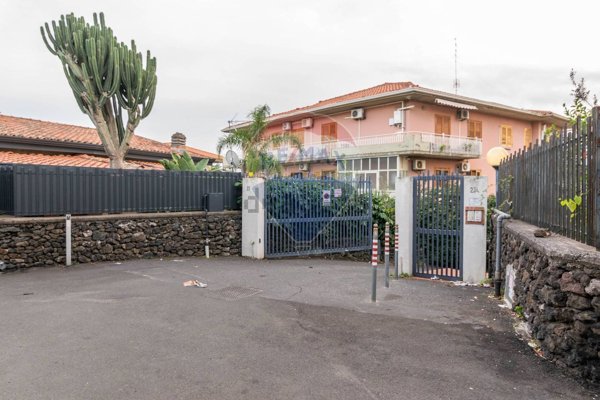 appartamento in vendita a Tremestieri Etneo