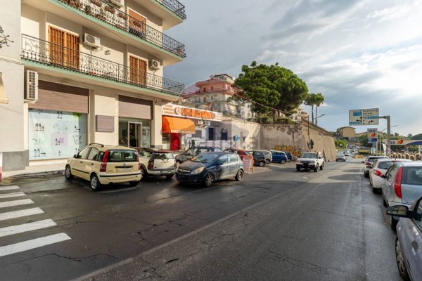 negozio in vendita a Tremestieri Etneo