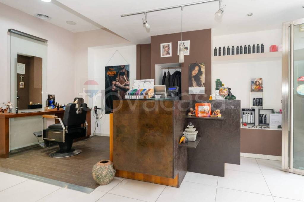 negozio in vendita a Tremestieri Etneo