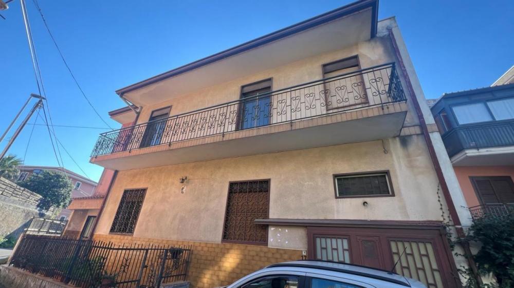 casa indipendente in vendita a Tremestieri Etneo