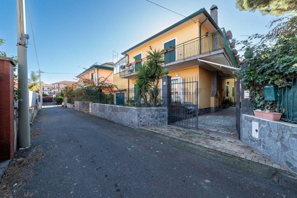 casa indipendente in vendita a Tremestieri Etneo