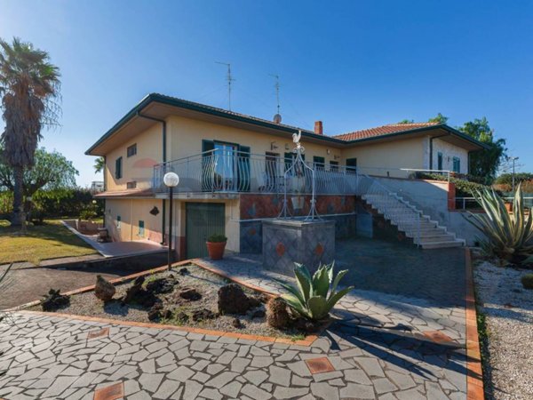 casa indipendente in vendita a Tremestieri Etneo