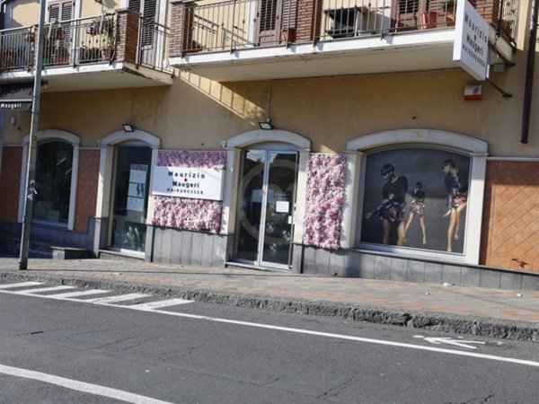 negozio in vendita a Tremestieri Etneo