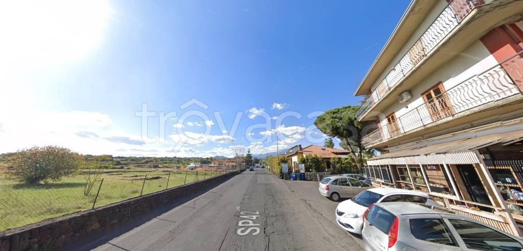 locale commerciale in vendita a Tremestieri Etneo