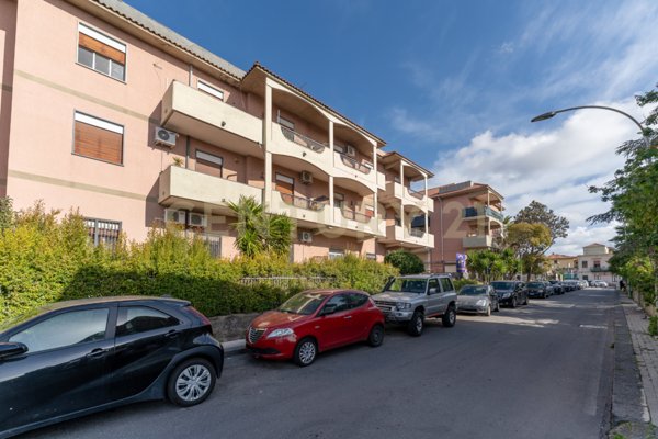 appartamento in vendita a Tremestieri Etneo