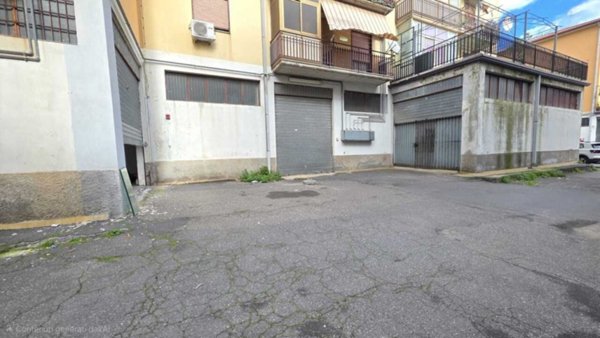 negozio in vendita a Tremestieri Etneo