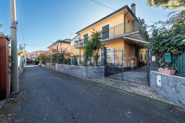 casa indipendente in vendita a Tremestieri Etneo