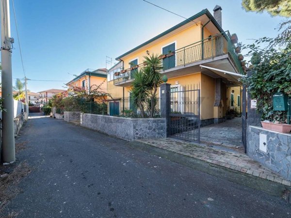 casa indipendente in vendita a Tremestieri Etneo
