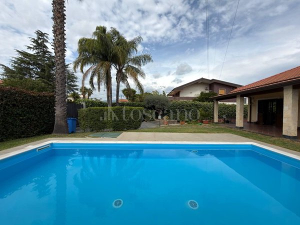 casa indipendente in vendita a Tremestieri Etneo