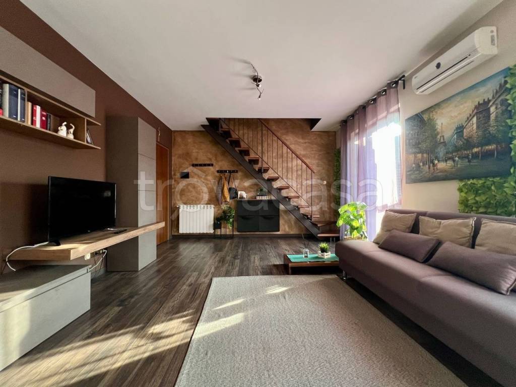 appartamento in vendita a Tremestieri Etneo