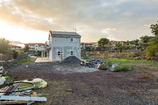 casa indipendente in vendita a Tremestieri Etneo