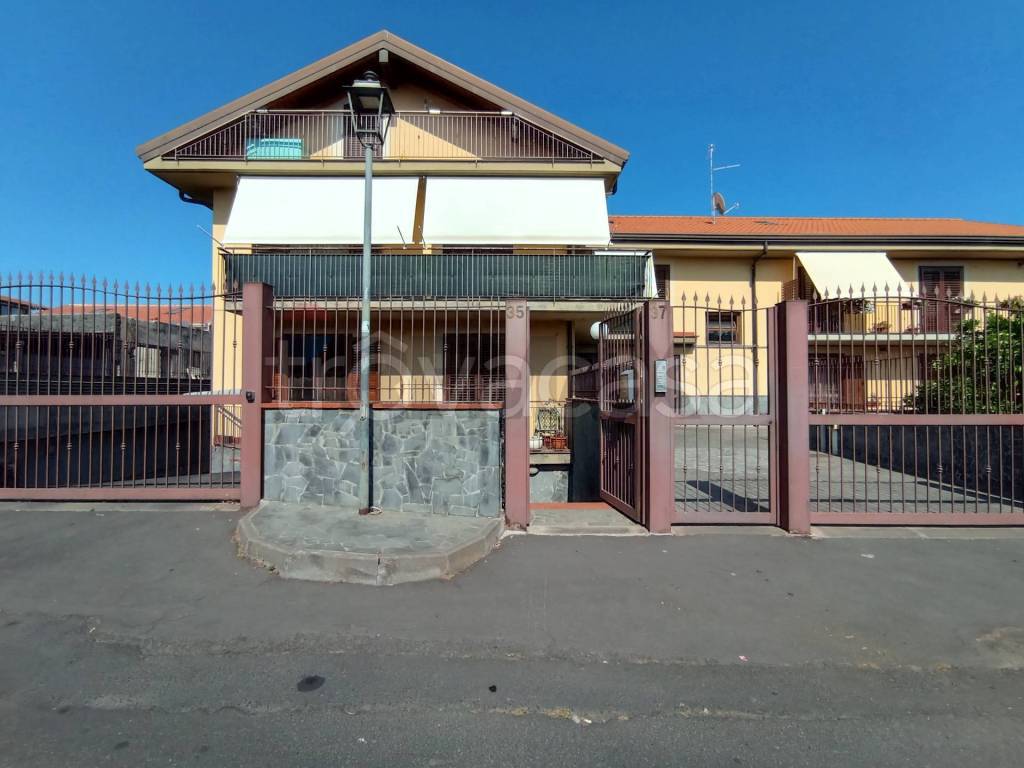 negozio in vendita a Tremestieri Etneo