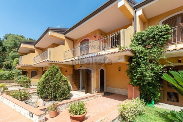 casa indipendente in vendita a Tremestieri Etneo