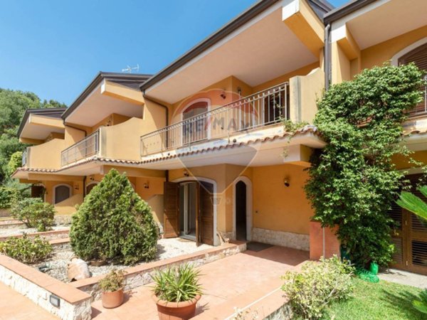 casa indipendente in vendita a Tremestieri Etneo
