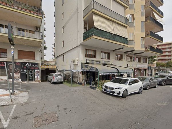 negozio in vendita a Tremestieri Etneo in zona Canalicchio