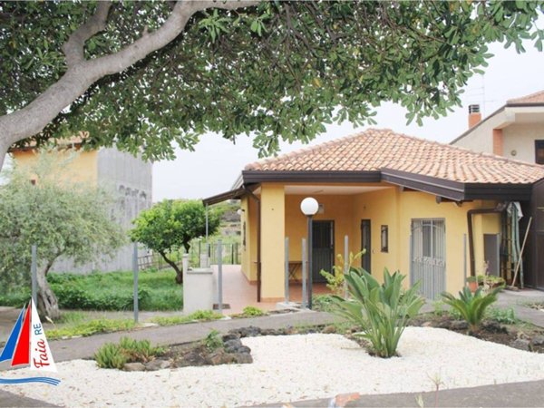 casa indipendente in vendita a Tremestieri Etneo