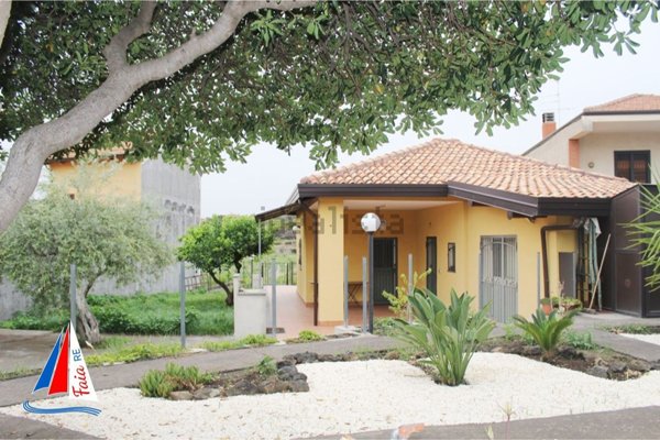casa indipendente in vendita a Tremestieri Etneo