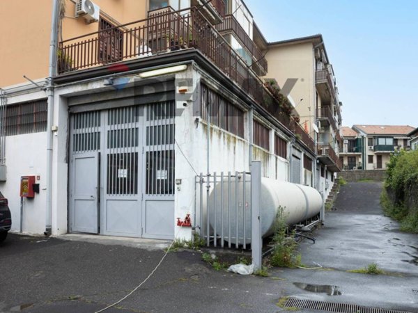 negozio in vendita a Tremestieri Etneo