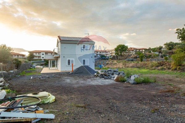 casa indipendente in vendita a Tremestieri Etneo