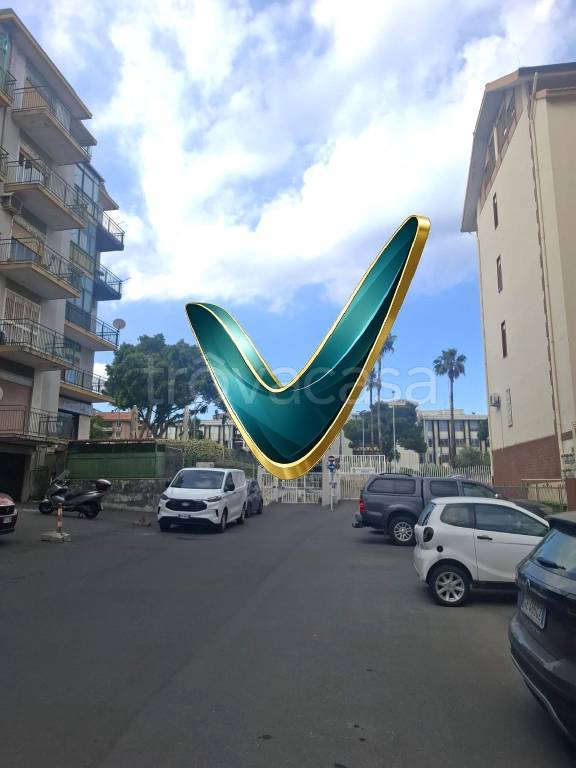 negozio in vendita a Tremestieri Etneo in zona Canalicchio