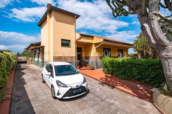 casa indipendente in vendita a Tremestieri Etneo