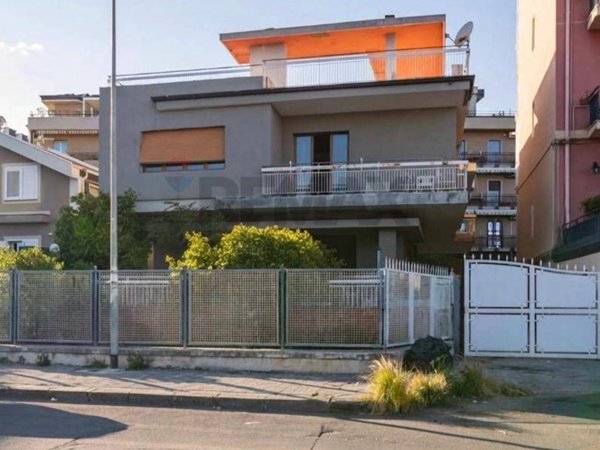 casa indipendente in vendita a Tremestieri Etneo in zona Canalicchio