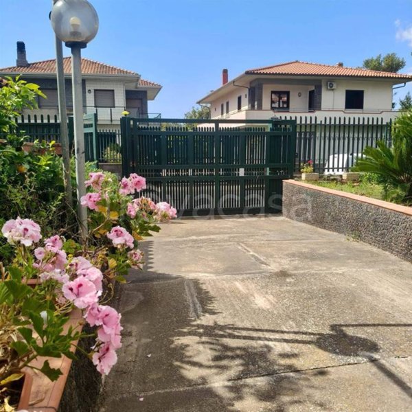 casa indipendente in vendita a Tremestieri Etneo