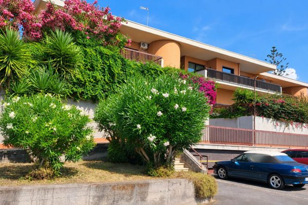 casa indipendente in vendita a Tremestieri Etneo in zona Canalicchio