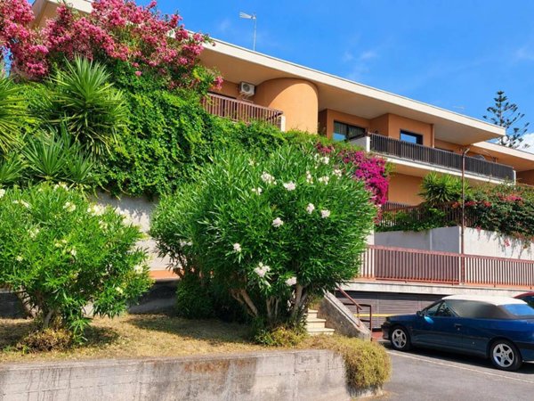 casa indipendente in vendita a Tremestieri Etneo in zona Canalicchio