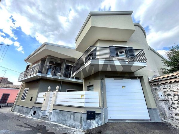 casa indipendente in vendita a Tremestieri Etneo