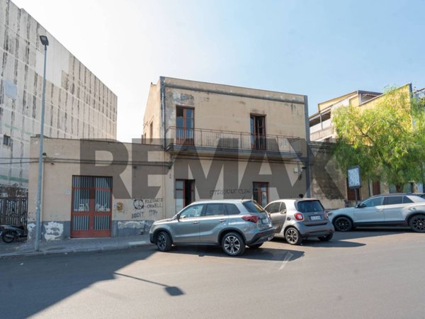 casa indipendente in vendita a Tremestieri Etneo in zona Canalicchio