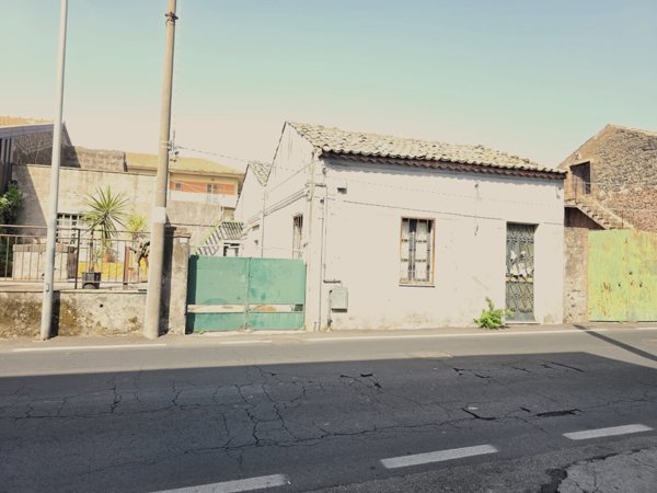 casa indipendente in vendita a Tremestieri Etneo