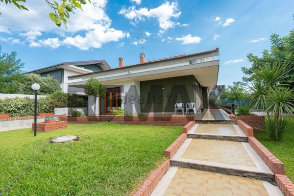 casa indipendente in vendita a Tremestieri Etneo