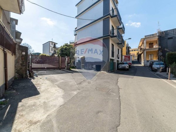 appartamento in vendita a Valverde(CT)