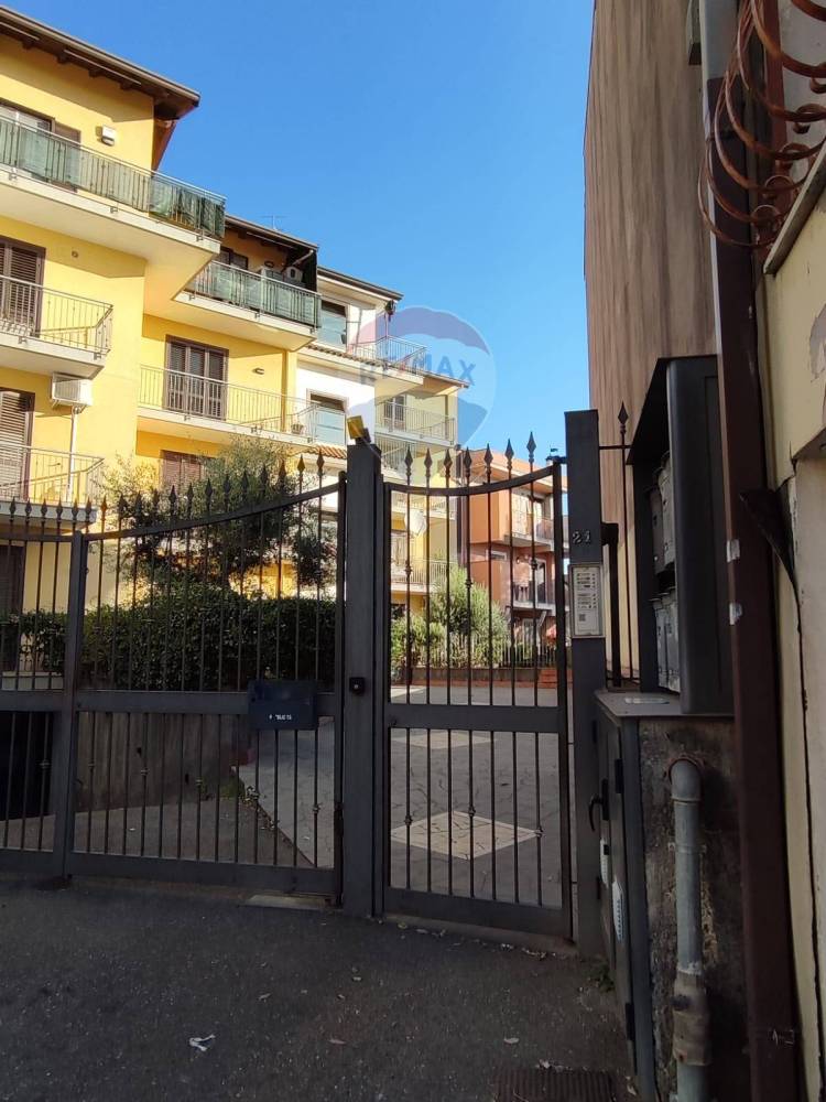 appartamento in vendita a Valverde(CT)