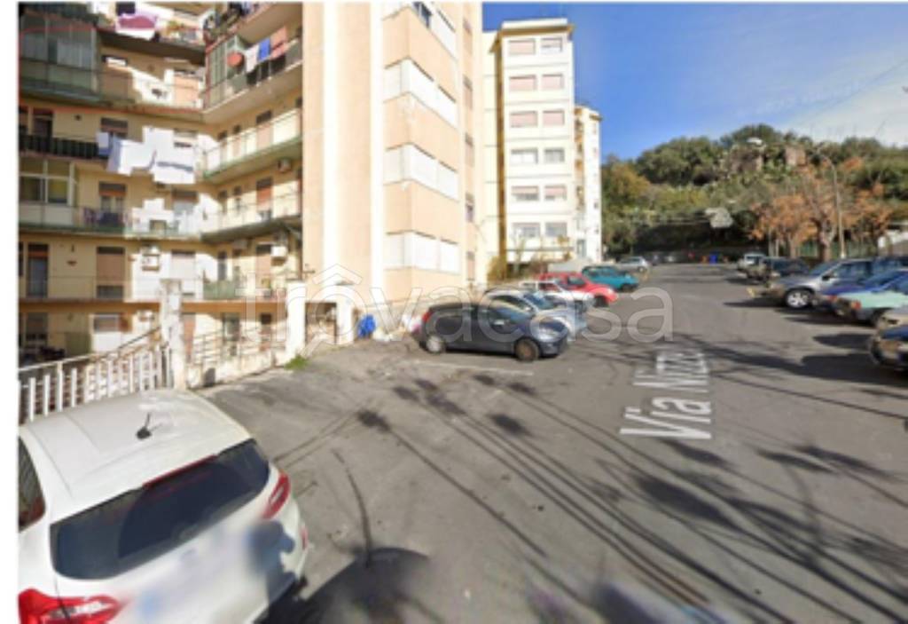 appartamento in vendita a Valverde(CT)