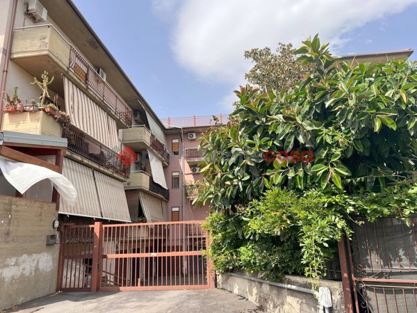 appartamento in vendita a Valverde(CT)