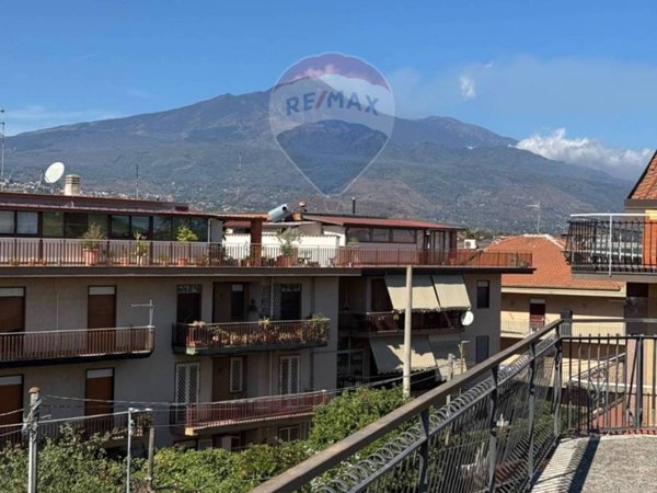 appartamento in vendita a Valverde(CT)