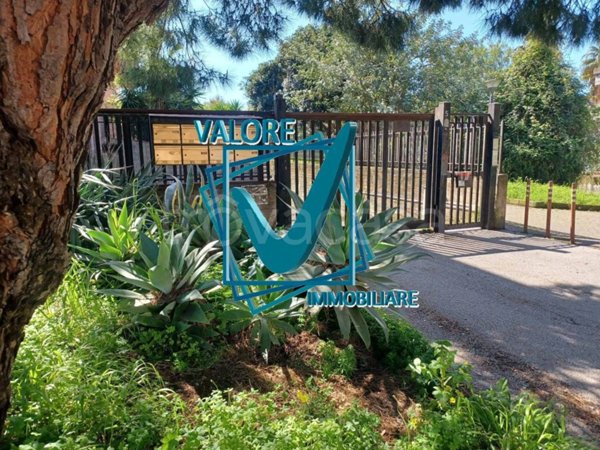 appartamento in vendita a Valverde(CT)