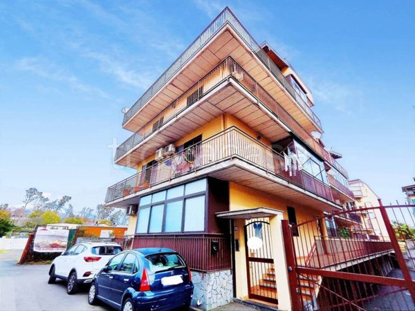 appartamento in vendita a Valverde(CT)